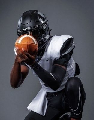 アメリカンフットボール高校日本代表　ロンT Lamar starts 1-1 under new football head coach Tyler Boyd